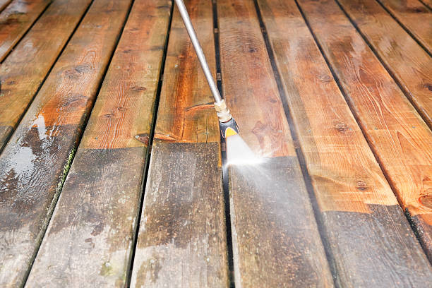 Best Pool Deck Cleaning  in Milam, TX